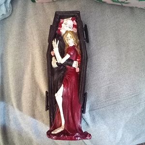 Halloween table topper statues, Dark Romance